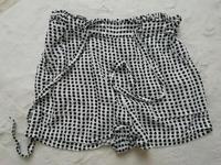 Primark, tolle Shorts, Gr. 38, weiß, schwarz, wie H&M Nordrhein-Westfalen - Schwelm Vorschau
