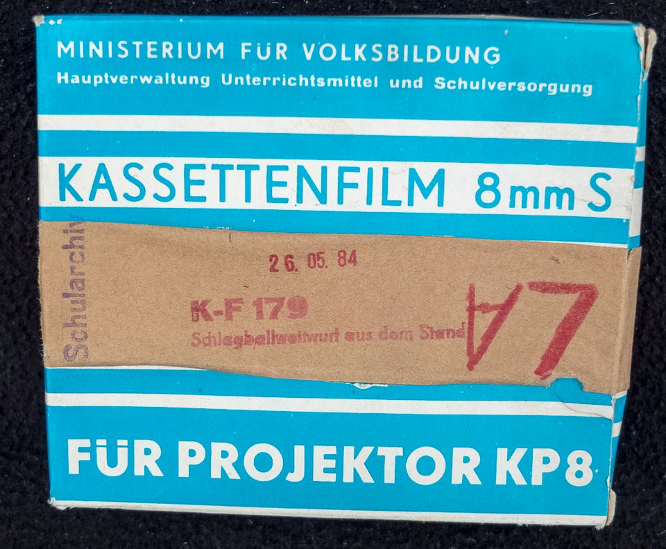 Kassettenfilm 8mm für Projektor KP8, "KF179 Schlagballweitwurf" in Ebersbach/Sachsen