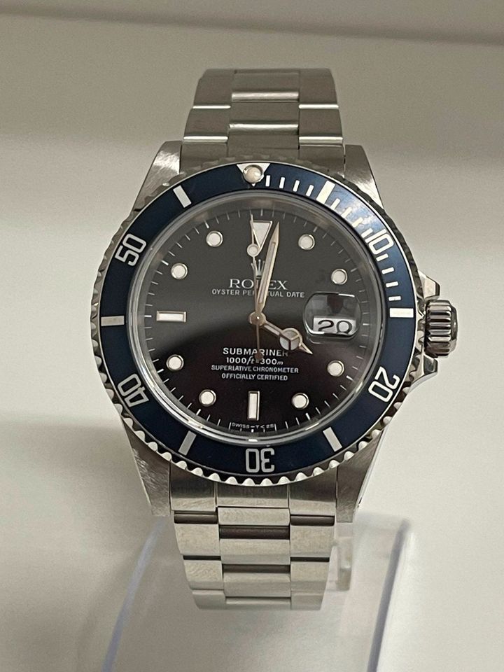 ROLEX SUBMARINER DATE 16610 BOX -PAPERS 1993 WIE NEU/LIKE NEW in Karlsruhe