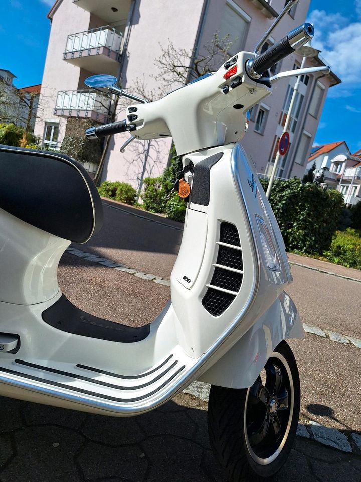 Vespa GTS 300 in Eislingen (Fils)