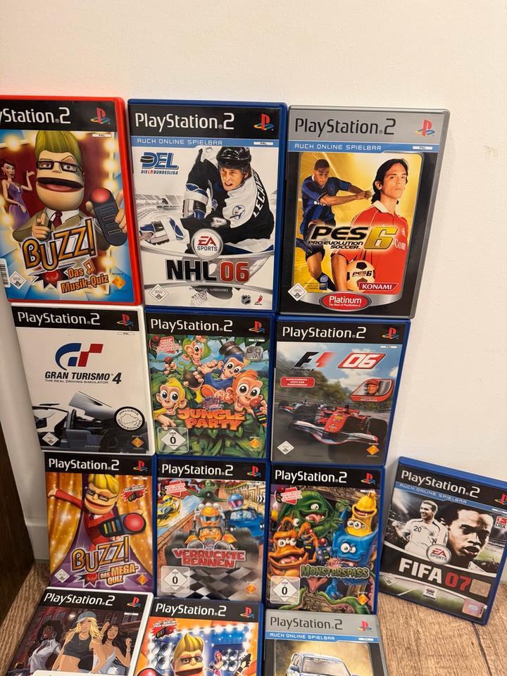 Play Station 2 mit viel Zubehör 19 Spiele Buzz Singstar PS in Limbach-Oberfrohna