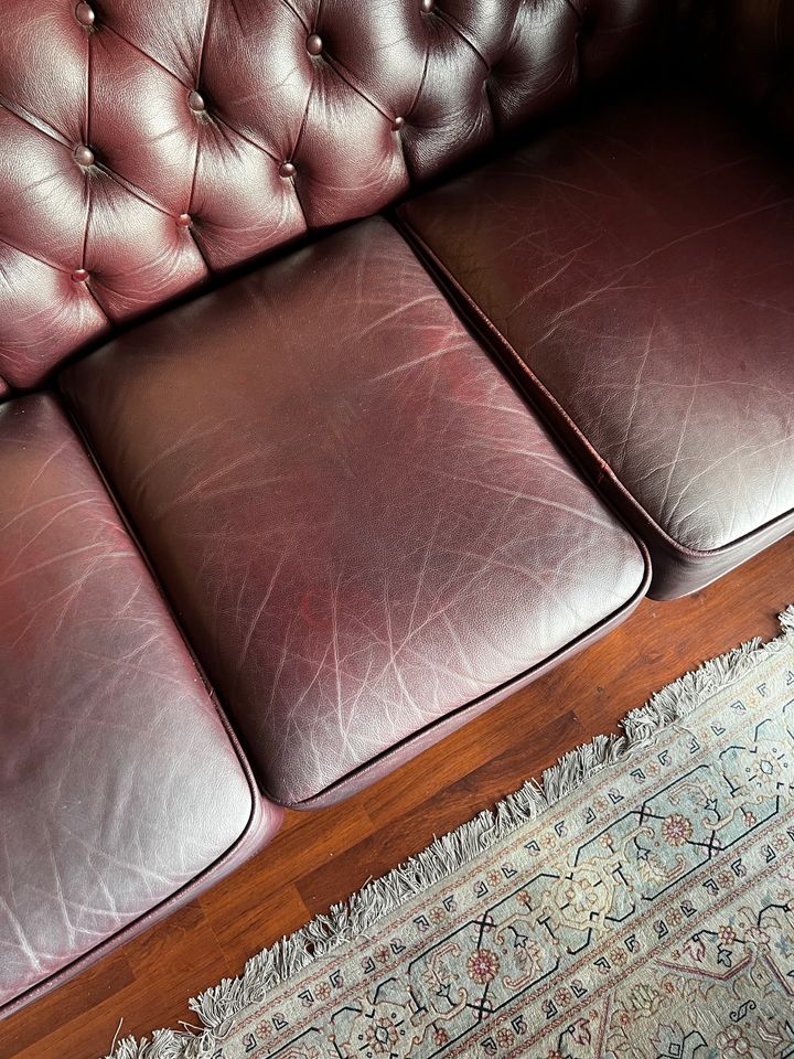 Chesterfield Sofa Couch 3-Sitzer - Echtes Leder - Burgunderrot in Wiesbaden