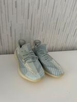 Yeezy‘s  Unisex Walle - Utbremen Vorschau