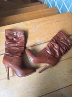 echtleder Buffalo Stiefeletten Leder Cognac Braun Größe 37 Hessen - Marburg Vorschau