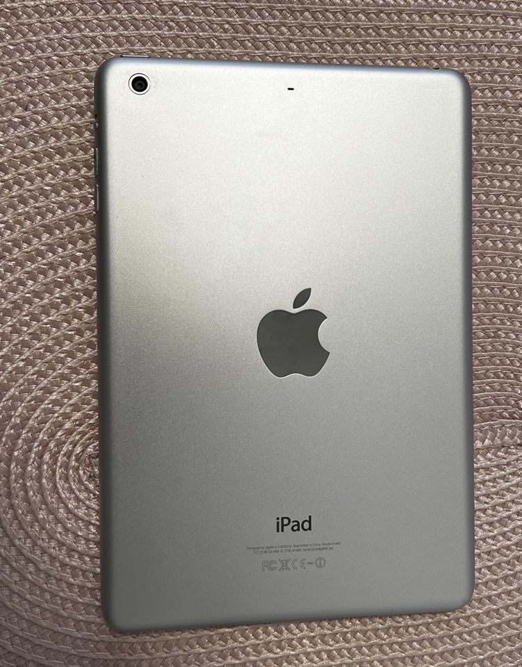 Apple iPad mini 2 64GB WIFI in Duisburg