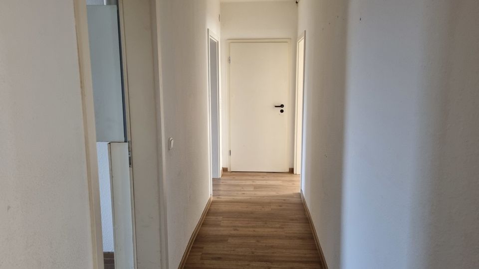 4-Zimmer-Wohnung  ca. 100 qm in Bahnhofsnähe zu vermieten, 2. OG in Werdohl