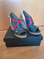 Sandalen mit Keilabsatz Tommy Hilfiger Hessen - Erbach Vorschau