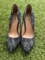 Ausgefallene Pumps High Heels Hingucker! Nordrhein-Westfalen - Erkrath Vorschau