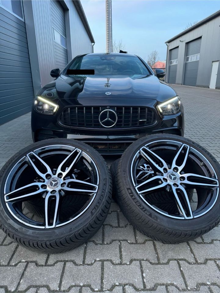 Winterfelgen + Reifen  vom AMG E53 in Bremen