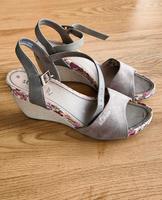s. Oliver Keilabsatzschuhe Größe 38 Duisburg - Duisburg-Süd Vorschau