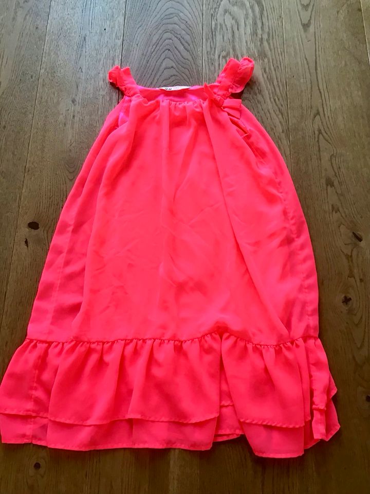 Hübsches Chiffon Kleid H&M Gr. 128 Neon pink Rüschen in Dachau