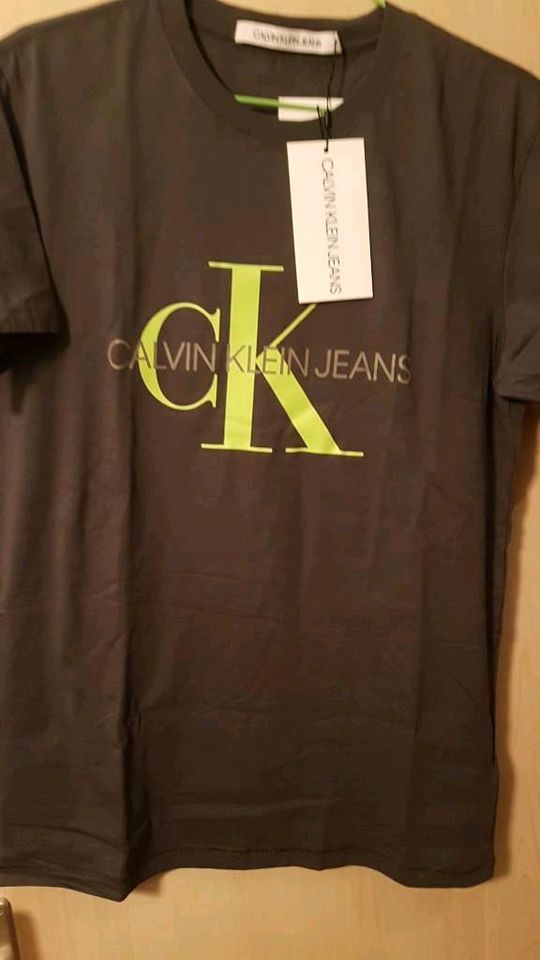 *NEU* Calvin Klein T Shirt CK in Berlin