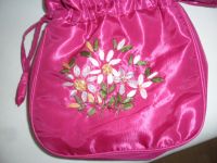 Neue Handtasche aus seidigen Satin mit Blumenstckerei in Pink Stuttgart - Stuttgart-Mitte Vorschau