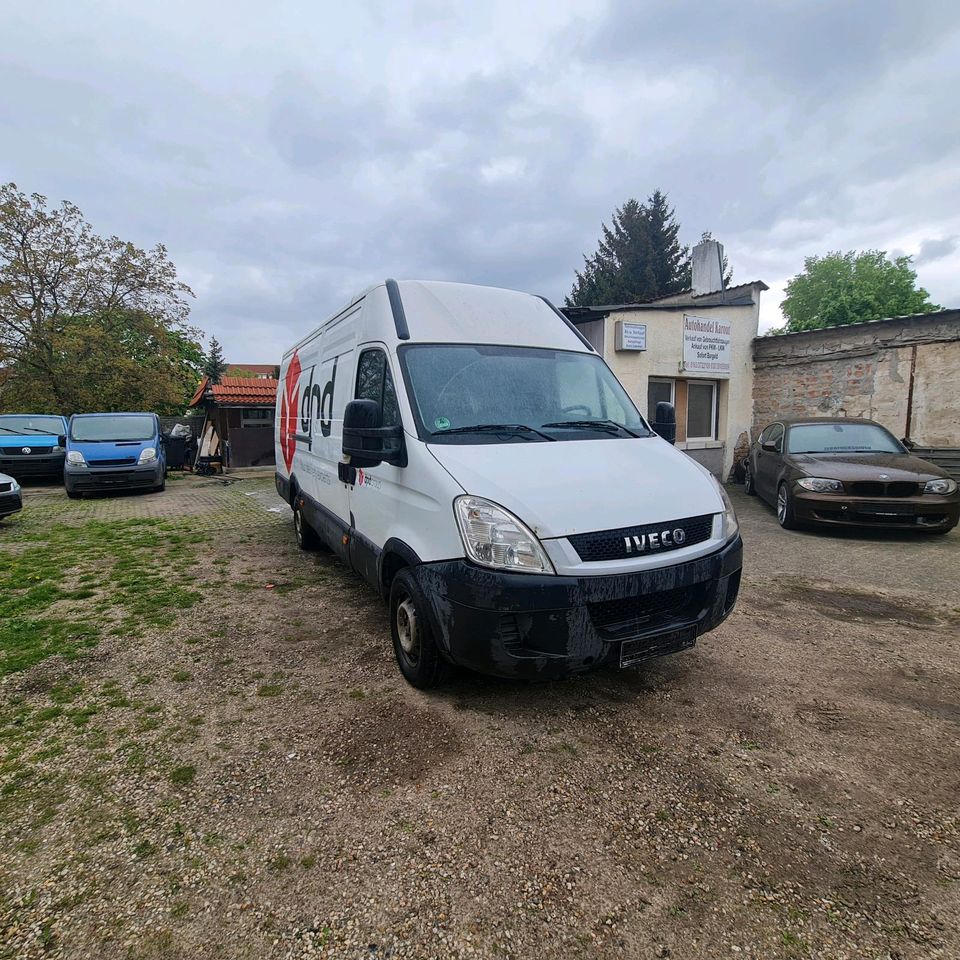 Iveco Daily LKW GESCHL:kASTEN Hoch und Lang 2,3 in Berlin