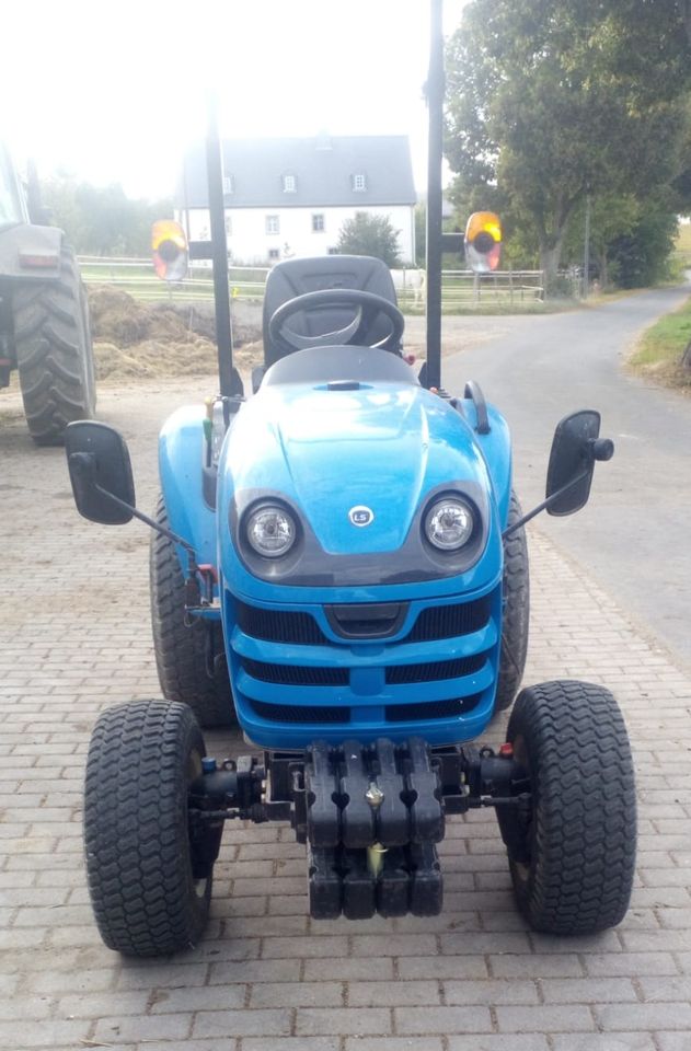 LS Traktor J23HST Pro -Kleintraktor mit Allrad + Straßenzulassung in Höchstädt i. Fichtelgebirge