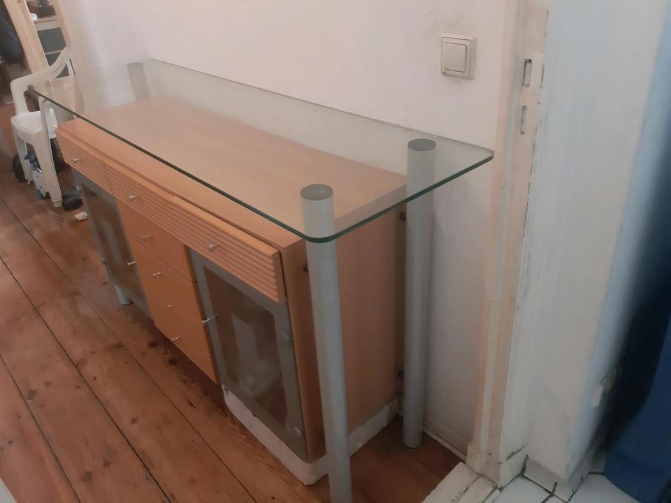 Doppelbett + Kleiderschrank + Sideboard Schrank. in Berlin