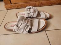 A.S.98 Sandalen Sandaletten Gr 39 Leder cremefarben Sachsen - Arnsdorf Vorschau