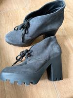 Calvin Klein Schuhe, Echtleder, wie neu, Stiefeletten Halbschuhe Niedersachsen - Lüneburg Vorschau