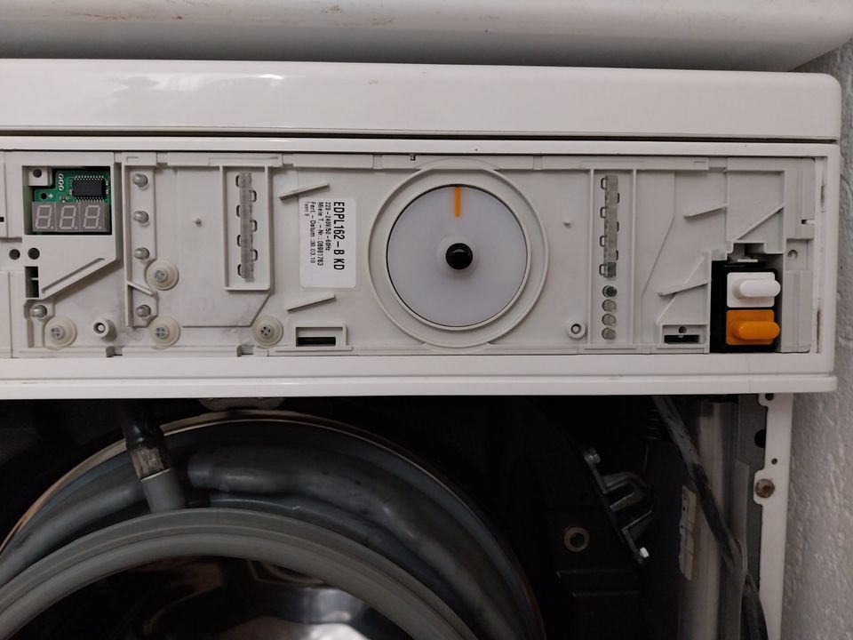 Defekte Miele Waschmaschine Softtronic W 3240 an Bastler in Velbert