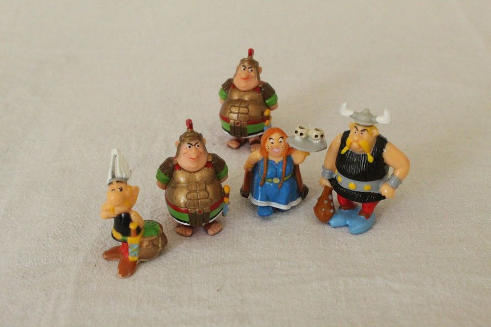 Ü-Ei Figuren Ferrero 'Asterix und Obelix' Set Sammlung 5 Stück in Berlin