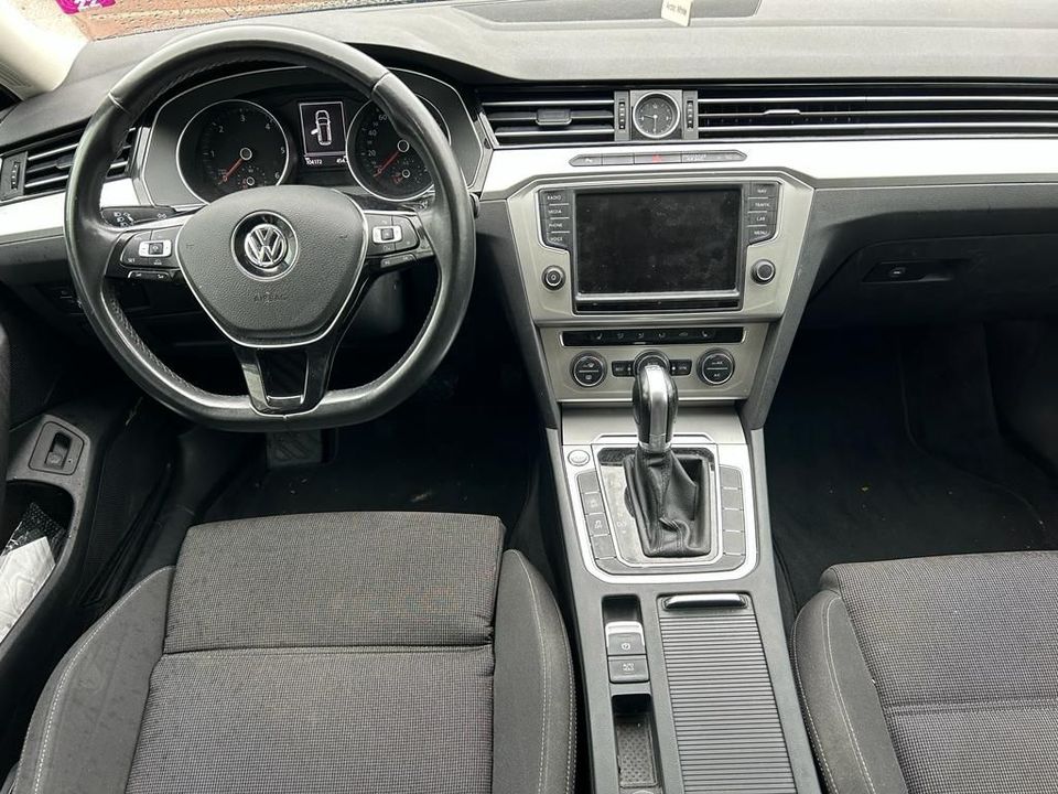 Volkswagen Passat Variant 2.0 TDI Navi Panorama ACC in Budenheim