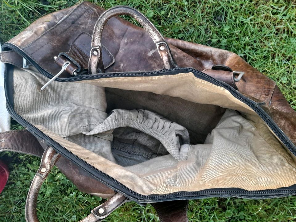 Grosse Ledertasche in Elsdorf