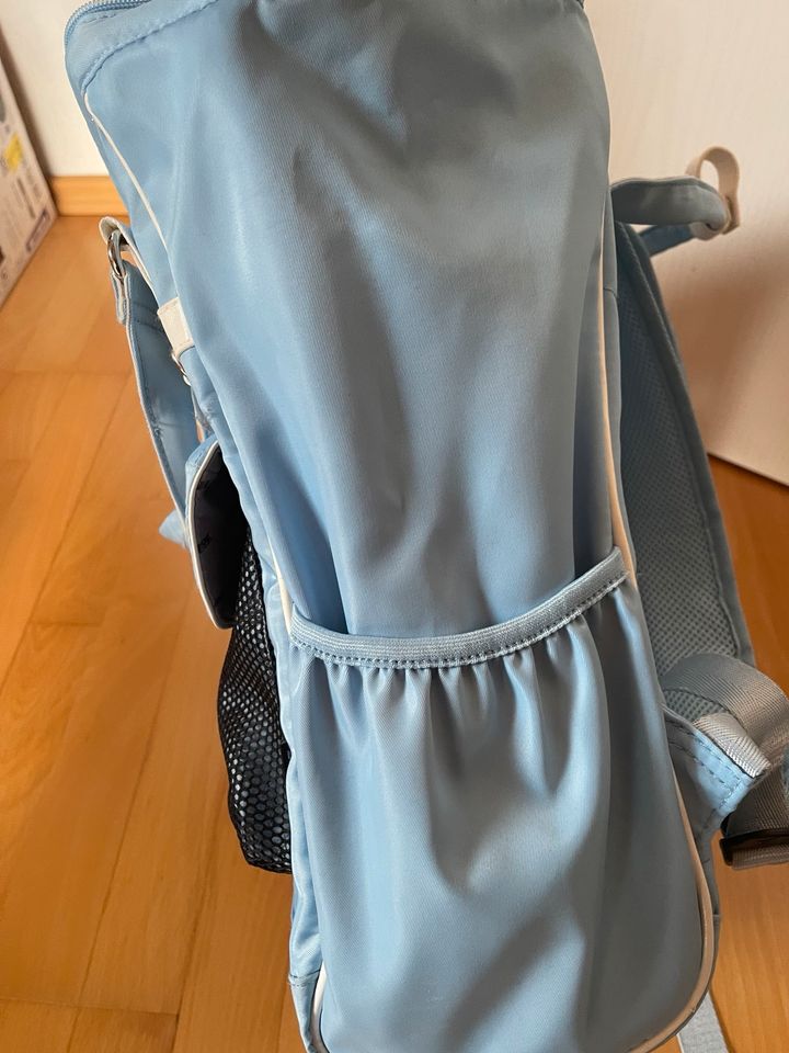 Hellblauer Sketcher Schulranzen Rucksack Tasche in Nidda