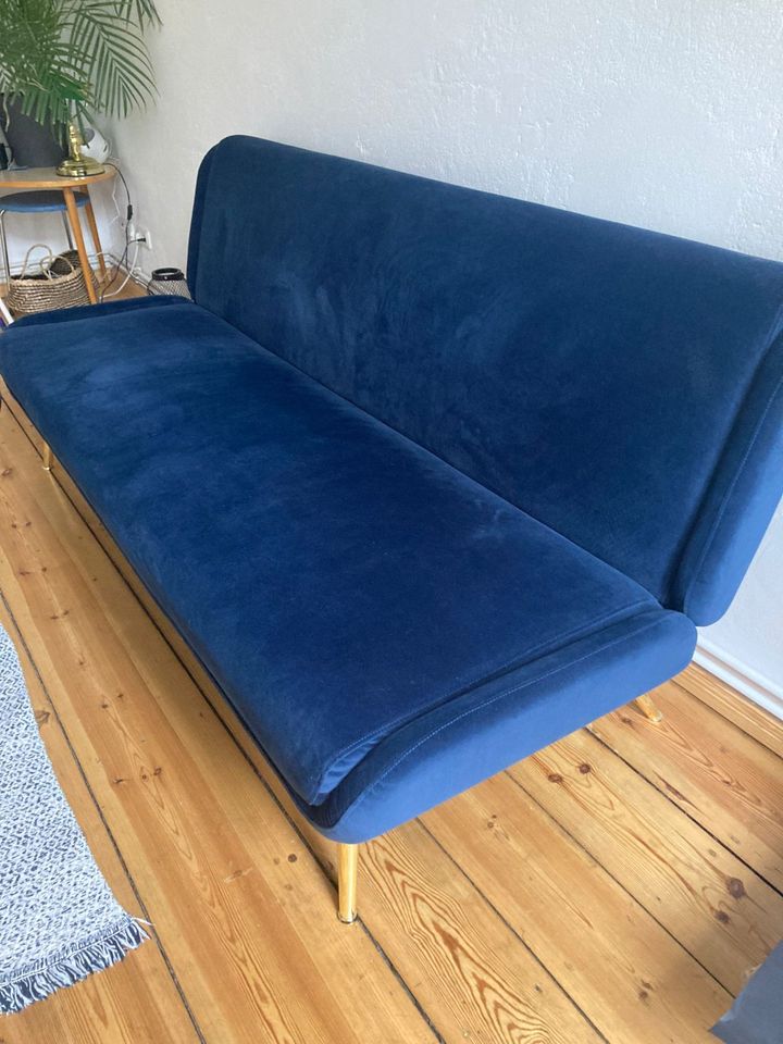 Sofa Couch Schlafcouch Blauer Samt Marke Made in Berlin