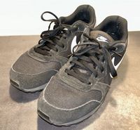 Nike MD Runner 2 Herren Schuhe Sneaker Größe 45 Hessen - Langgöns Vorschau