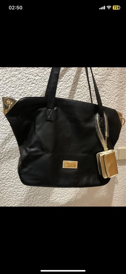 Versace Tasche Reisetasche Trainingstasche Gold Schwarz Frauen in Werder (Havel)