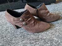 Damen Schuhe Größe 43 Niedersachsen - Hagenburg Vorschau