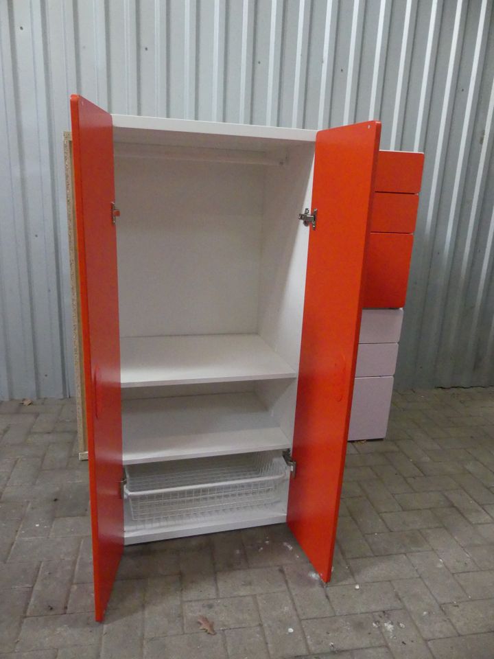 Ikea Stuva Kinder Kleiderschrank B60 T49 H128 rot in Bad Essen