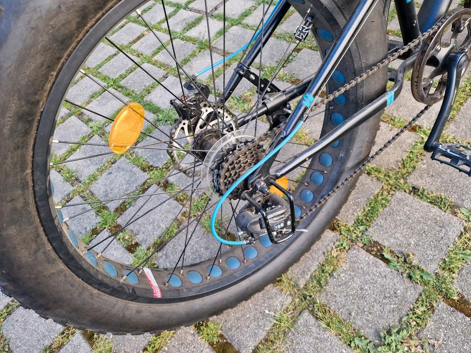 Verkaufe cooles fettbike,mit schaltung und Scheibenbremse. in Dresden