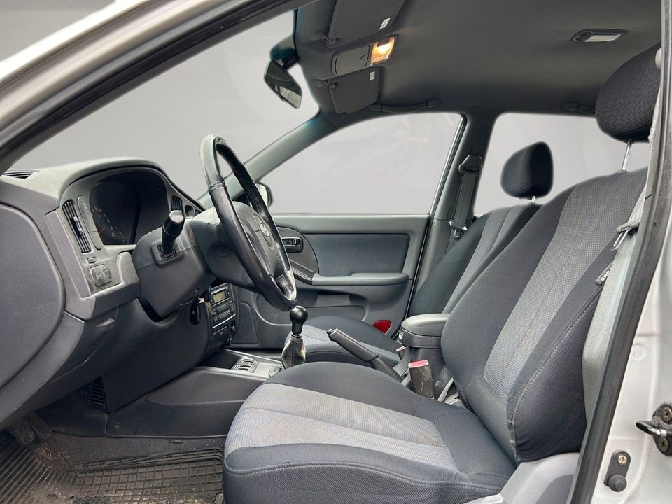Hyundai Elantra 1.6 GLS Klimaautomatik in Berlin