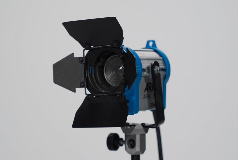 ARRI Junior 150W Fresnel Tungsten Stufenlinse Filmlicht in München