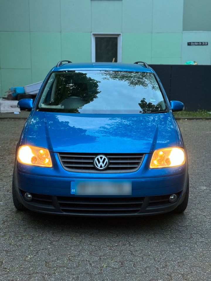 VW Touran 1.9 tdi.      England Auto in Duisburg