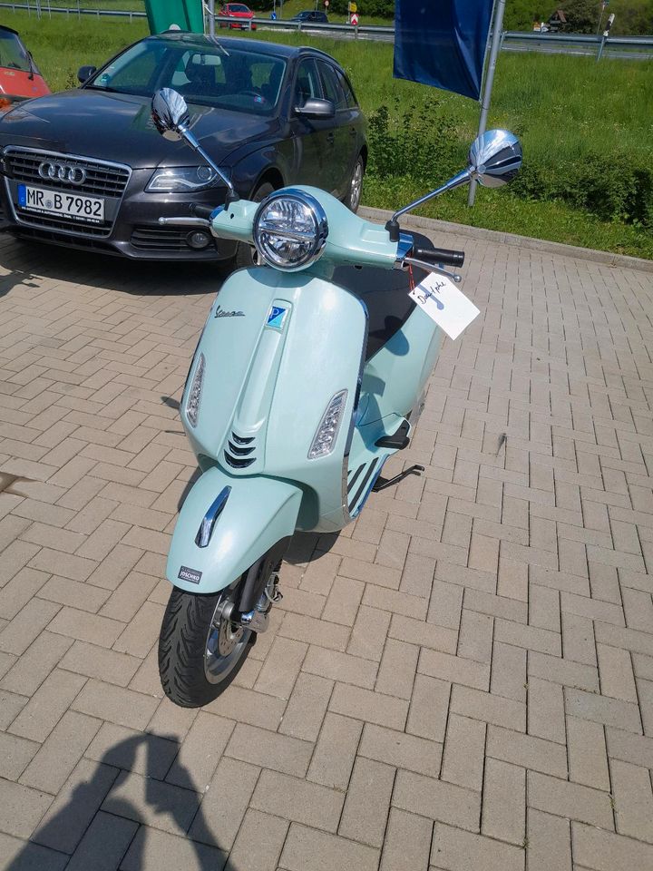 Vespa Primavera 50ccm  & 125ccm  in Grün Relax auf Lager in Steffenberg