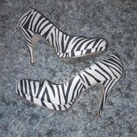 Tolle pumps im zebra style gr.40 Hessen - Butzbach Vorschau