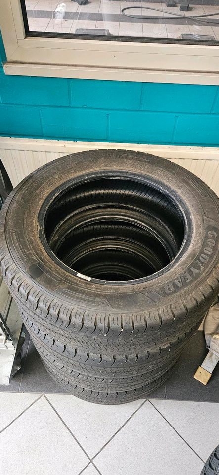 Sommer Reifen 205/65R16C 107/105T Goodyear Efficient Grip DOT 22 in Überherrn