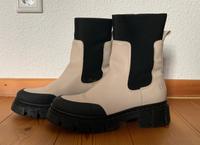 Boots in beige mit schwarzer Sohle von Tamaris, Gr. 37 Sachsen-Anhalt - Halle Vorschau