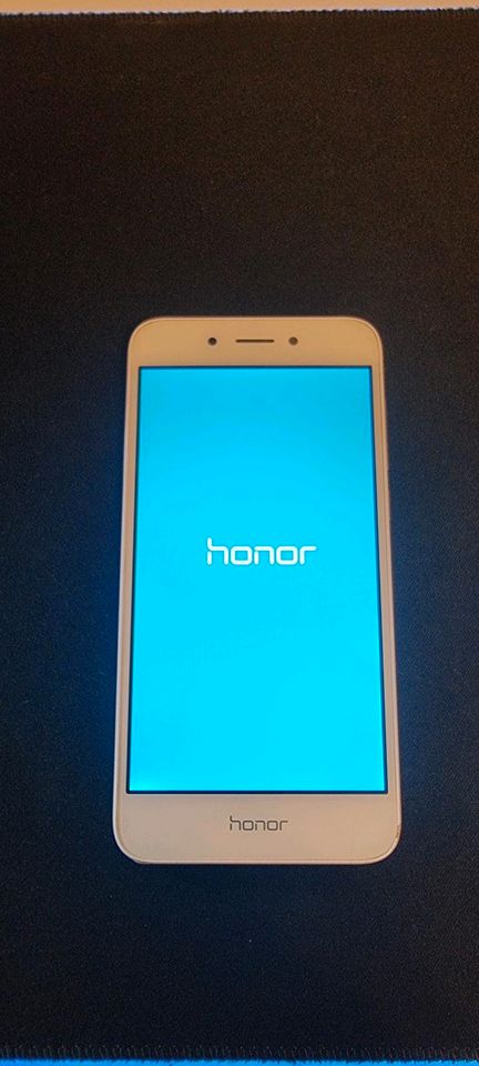 Huawei Honor 6A - Rahmen Silber, Display Weiß - 16 GB Speicher in Nersingen