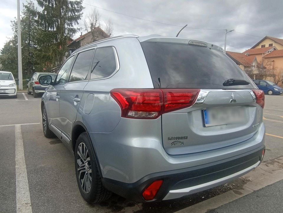 Mitsubishi Outlander in Lochhausen