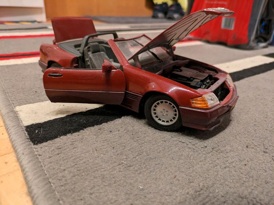 Mercedes  1,:18. 180 sl rot in Obernburg