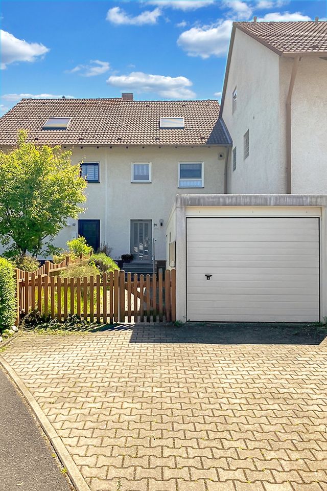 Gepflegtes Reihenhaus mit Garage in Kitzingen zu verkaufen in Kitzingen