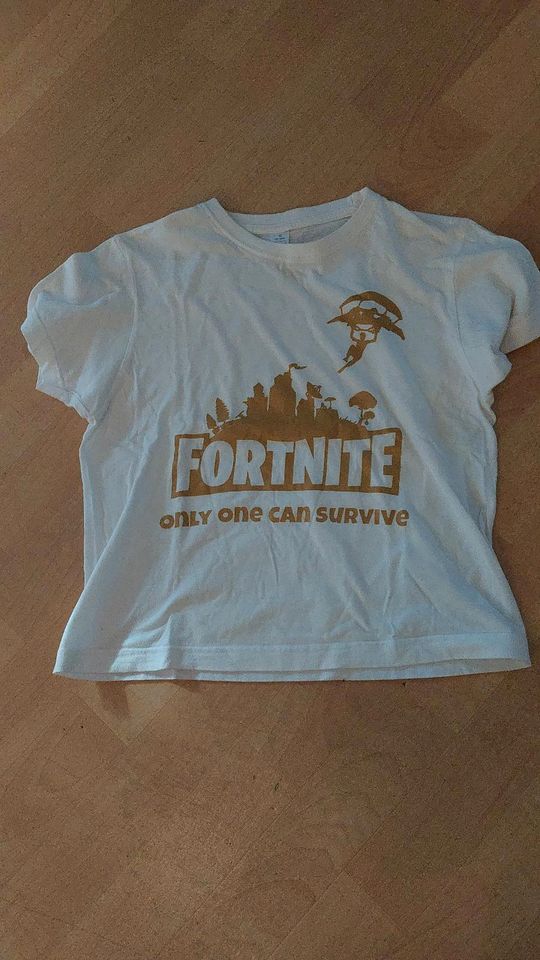 Fortnite T-shirt gr.134/140 in Magdeburg