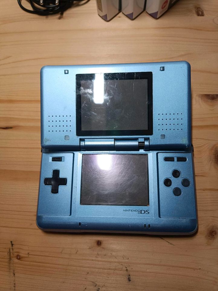 Nintendo DS Classic Konsole Blau + 3 Spiele + Ladekabel in Ehingen (Donau)