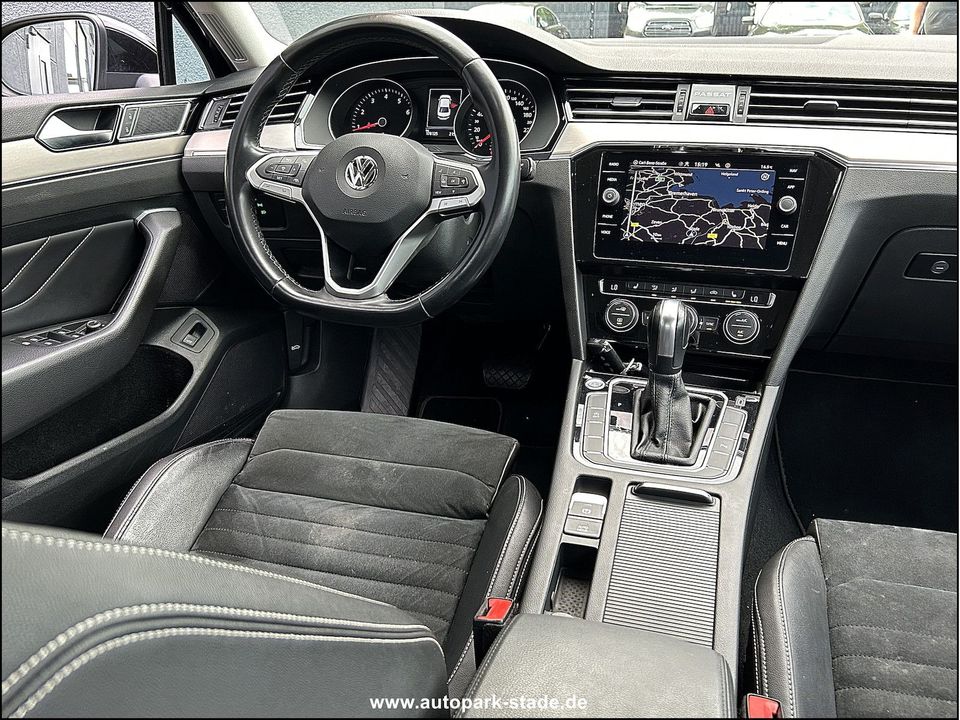 Volkswagen Passat 2.0 TSI Elegance Assist IQ.Light Massage in Stade