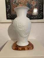 Vase, Blumenvase mit Biskuitporzellan von Kaiser Essen-West - Holsterhausen Vorschau