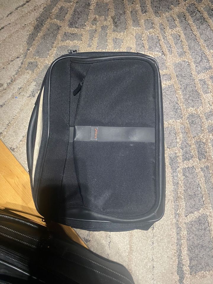 Koffer inkl. Tasche in Freilassing