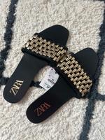 ZARA Schlappen Sandalen schwarz gold Größe 39 Neu Nordrhein-Westfalen - Leverkusen Vorschau